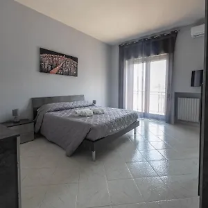 Ada's , Bari Włochy